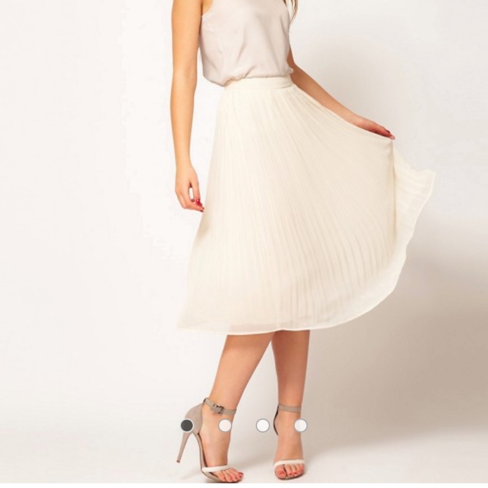 Pleated tulle skirt